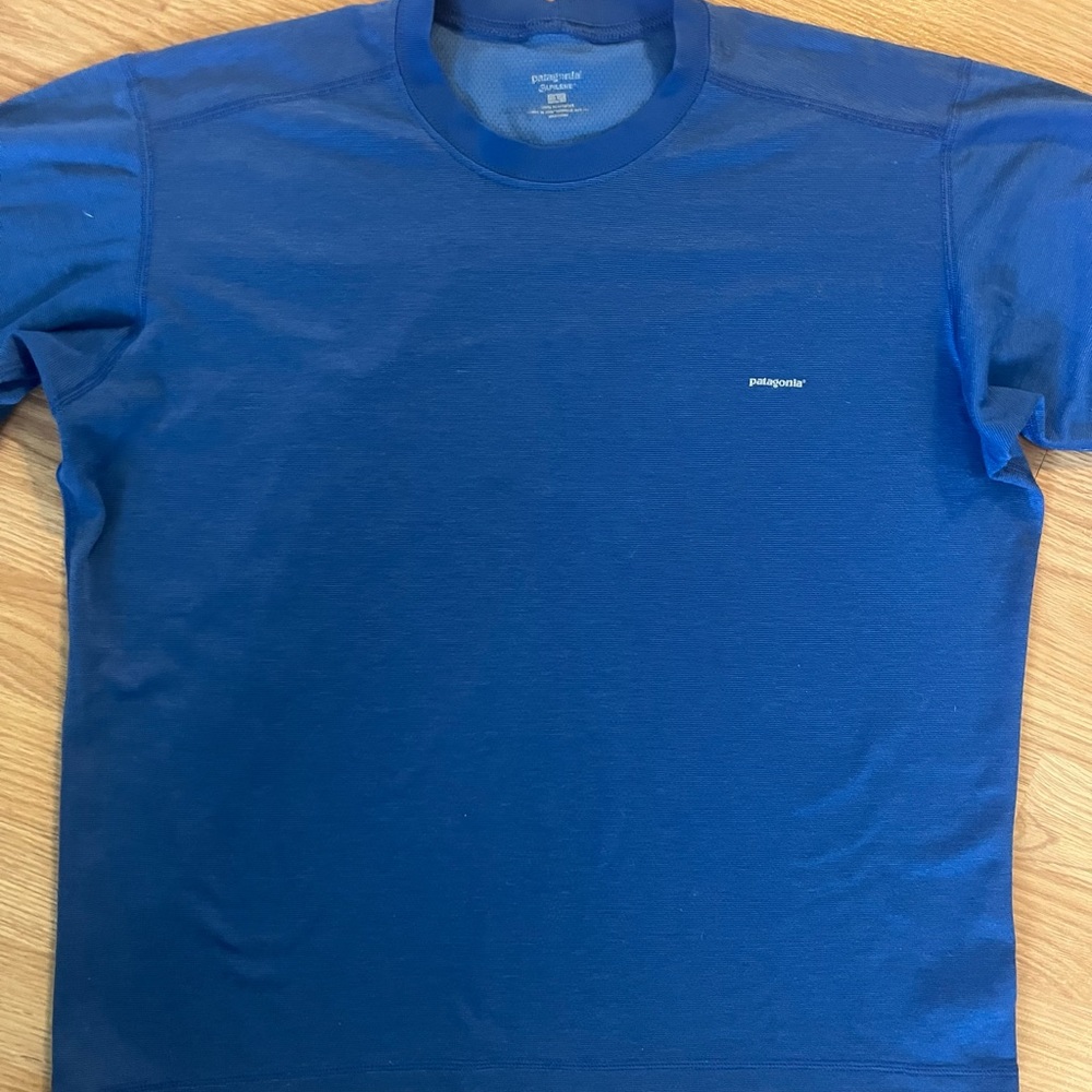 Patagonia long sleeve shirt‎